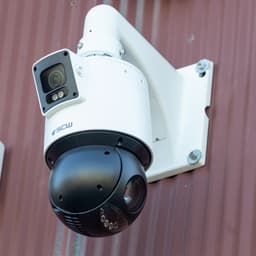 The Watchkeeper 4.0 Dual Vision's PTZ can be independently controlled, allowing you to see "behind" the fixed wide angle camera.